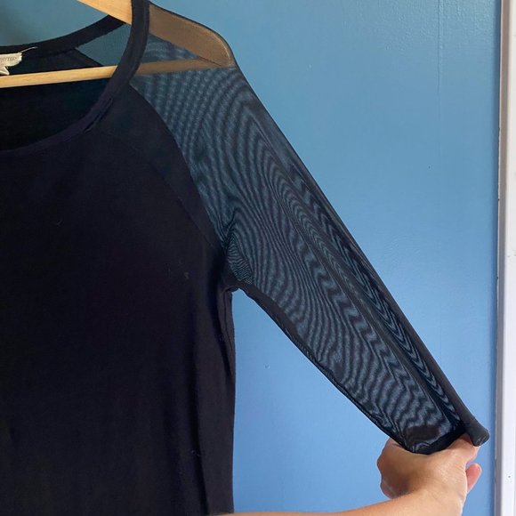 Black shirt with mesh 3/4 length sleeves - Picture 2 of 7